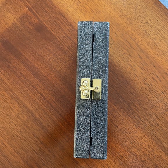 Isabella Hearst clutch acrylic with love on front 8x4x2 - Picture 3 of 9